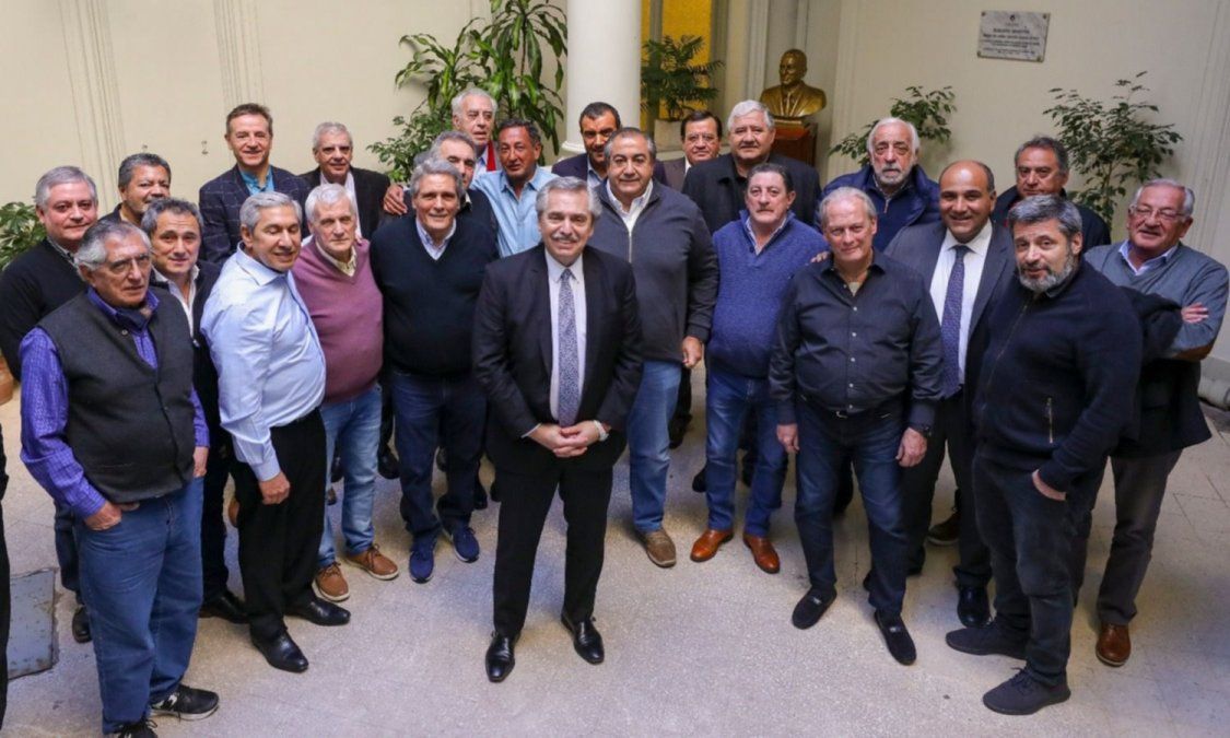 Se reúnen los secretarios generales de la CGT y asistirá Alberto Fernández