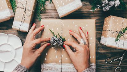 Navidad 2024: cómo envolver un regalo de una forma fácil y sencilla