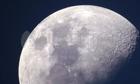 La Luna se dejó ver acompañada de tres planetas este viernes antes del amanecer en Santa Fe. La Luna se dejó ver acompañada de tres planetas este viernes antes del amanecer en Santa Fe.