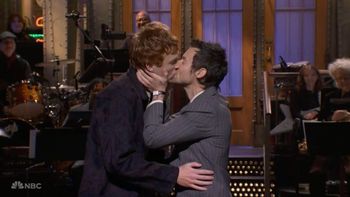 Harry Styles besó a Ben Marshall en vivo: el motivo detrás del gesto viral