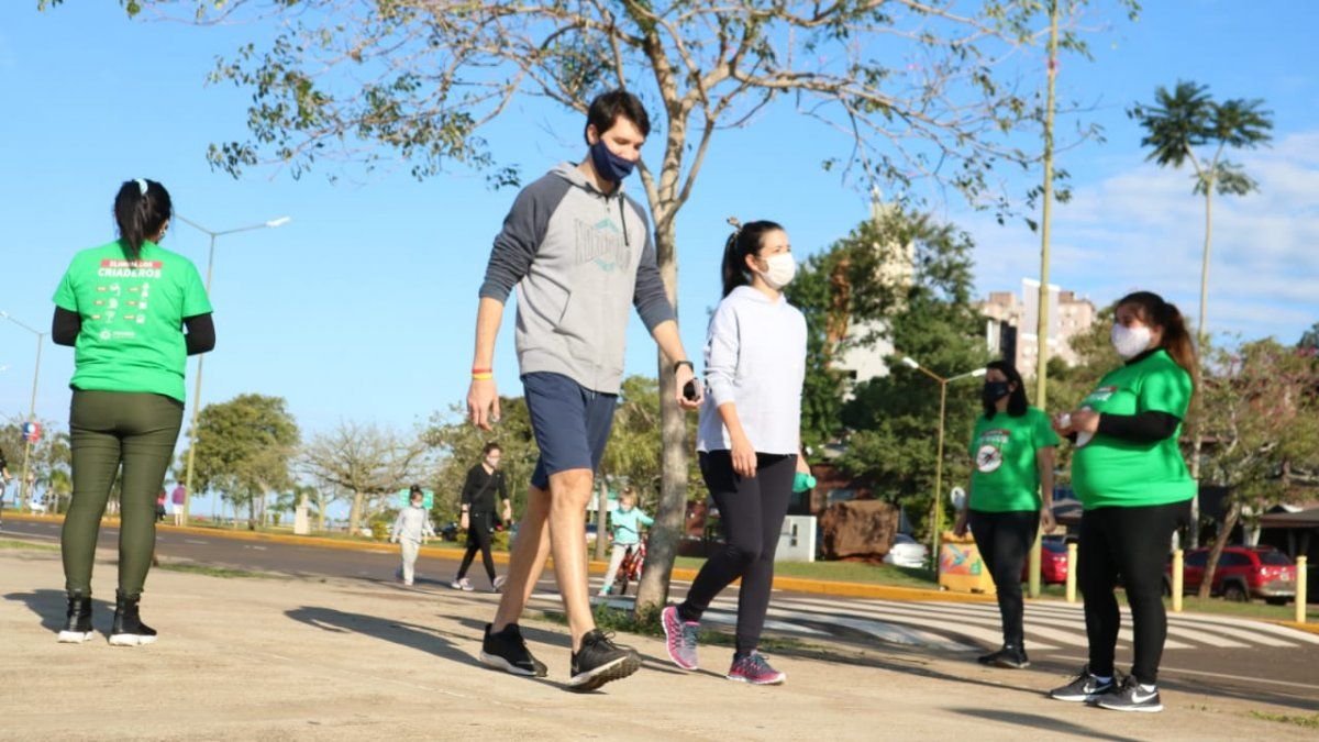Ambas provincias han registrado de momento menos de 500 casos de coronavirus desde la llegada a la Argentina y sus autoridades sanitarias explicaron este martes que se debe a los rigurosos controles implementados entre la ciudadanía.