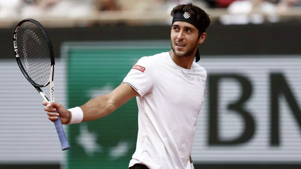 Tomás Etcheverry, de 23 años, fue el tenista argentino que más lejos llegó en la última edición de Roland Garros y se erigió como el futuro del tenis nacional. Tomás Etcheverry, de 23 años, fue el tenista argentino que más lejos llegó en la última edición de Roland Garros y se erigió como el futuro del tenis nacional.