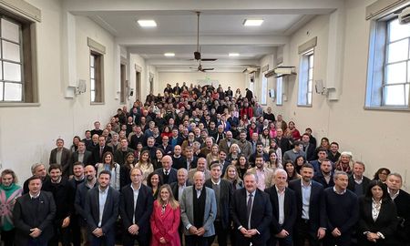 Los integrantes de la oposición se reunieron en el ámbito de la UNL. Los integrantes de la oposición se reunieron en el ámbito de la UNL.