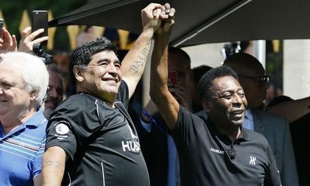 el futbol despide a maradona: pele, cristiano, boca y napoles, entre otros el futbol despide a maradona: pele, cristiano, boca y napoles, entre otros