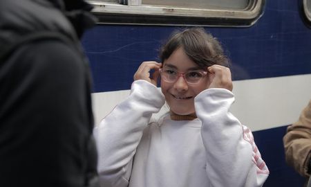 Oftalmología y entrega de lentes en el acto, exclusivo para niños y niñas de 6 a 17 años, es uno de los servicios que ofrecen el programa Santa Fe Acá y el Tren de Capital Humano. Oftalmología y entrega de lentes en el acto, exclusivo para niños y niñas de 6 a 17 años, es uno de los servicios que ofrecen el programa Santa Fe Acá y el Tren de Capital Humano.