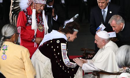 Canadá aceptó las disculpas del Papa Francisco en nombre de la Iglesia. Canadá aceptó las disculpas del Papa Francisco en nombre de la Iglesia.