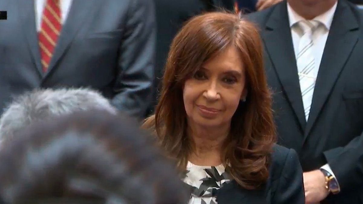 El Tribunal Oral Federal 8 fijó para el próximo viernes la audiencia en la que la vicepresidenta Cristina Kirchner intentará voltear a través de una nulidad la causa por encubrimiento del atentado a la AMIA. 