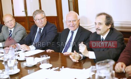 ricardo alfonsin: ?es una exageracion decir que este gobierno es una dictadura? ricardo alfonsin: ?es una exageracion decir que este gobierno es una dictadura?