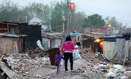 Alarmante: en la Argentina, los ingresos promedio familiares se encuentran 43% por debajo de la canasta básica total. Alarmante: en la Argentina, los ingresos promedio familiares se encuentran 43% por debajo de la canasta básica total.