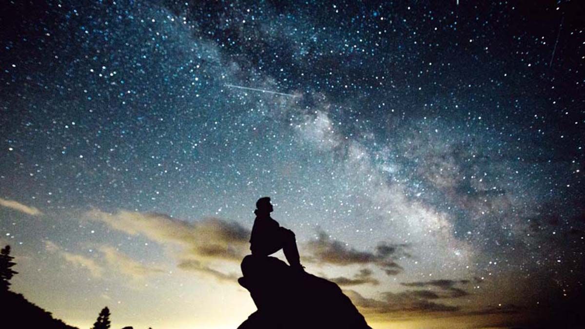 Miles de estrellas pueden verse en una noche despejada, alejados de la contaminación lumínica.