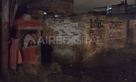 Ataque a tiros y con bombas molotov a una casa en Coronel Dorrego Ataque a tiros y con bombas molotov a una casa en Coronel Dorrego
