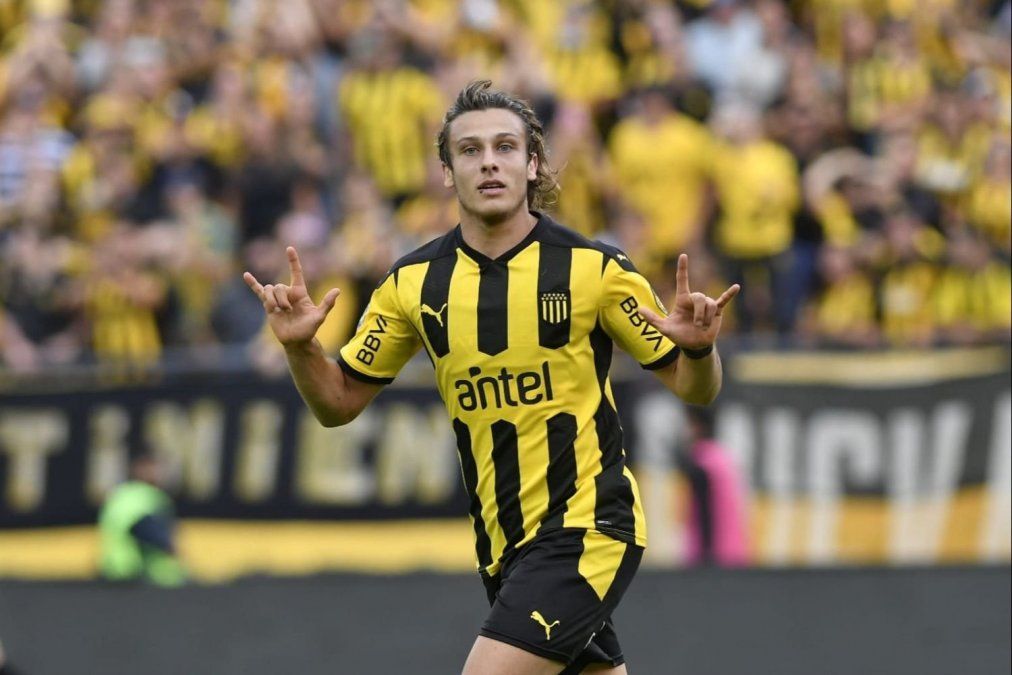 Agustín Canobbio, hijo de Osvaldo, es la principal figura de Peñarol de Montevideo.