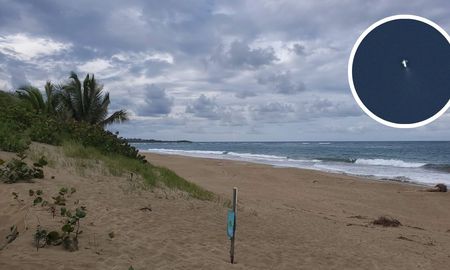 Imagen ilustrativa: playa El único en Dorado, Puerto Rico. En el círculo, la foto de @astroferg de la nave espacial. Imagen ilustrativa: playa El único en Dorado, Puerto Rico. En el círculo, la foto de @astroferg de la nave espacial.