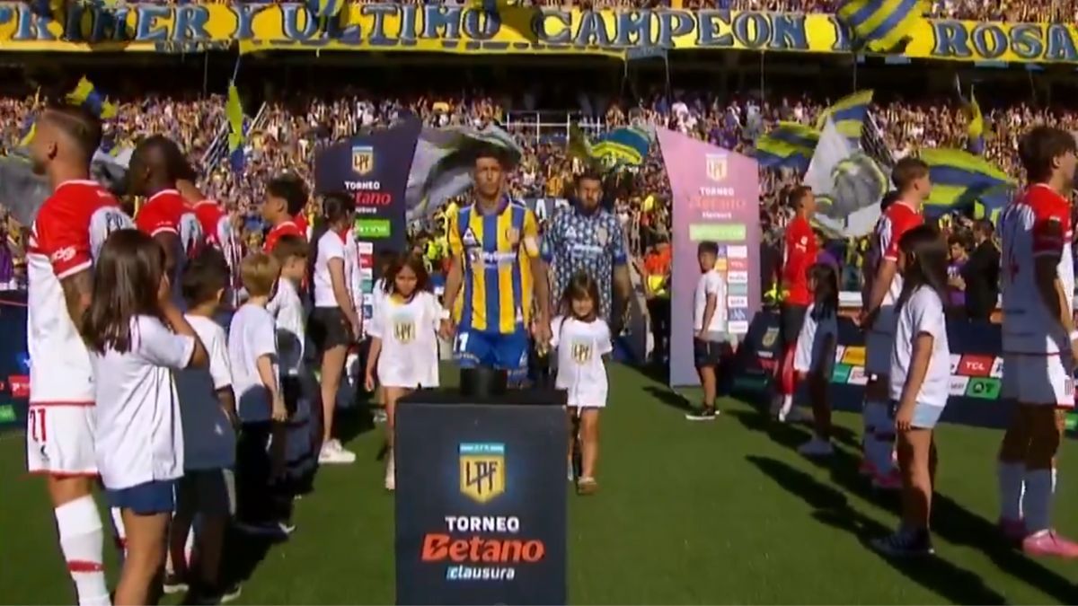 Pasillo de espaldas: la fuerte protesta de Estudiantes contra Rosario Central tras el título anual