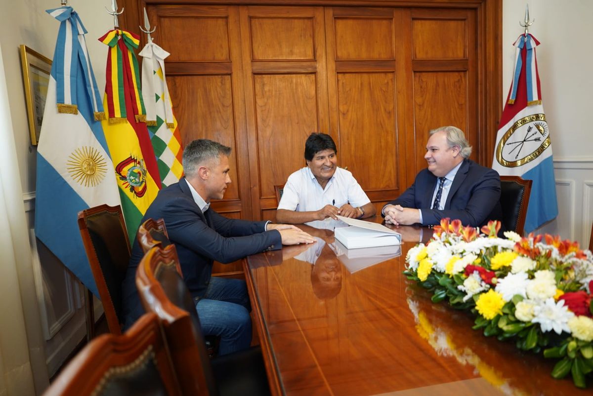 Durante su paso por la Legislatura, Evo Morales se reunió en privado con Leandro Busatto y Pablo Farías.