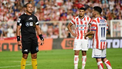 Todo Unión gritó penal pero el VAR lo anuló: