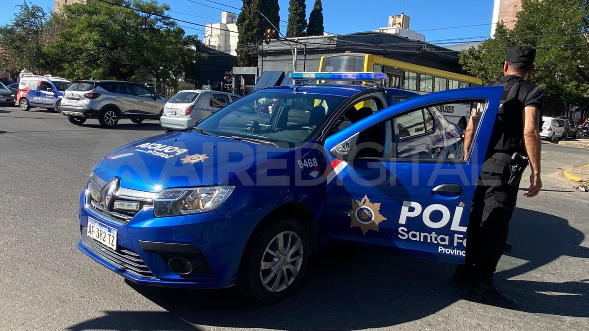 La situación obligó a un importante despliegue policial. La situación obligó a un importante despliegue policial.