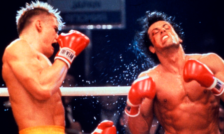La nueva Rocky IV se presentará en cines el próximo 11 de noviembre, un día más tarde comenzará la comercialización de los formatos hogareños. La nueva Rocky IV se presentará en cines el próximo 11 de noviembre, un día más tarde comenzará la comercialización de los formatos hogareños.