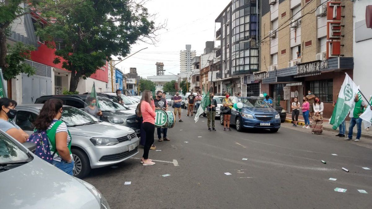 Los trabajadores de ATE se manifestaron desde Plaza España