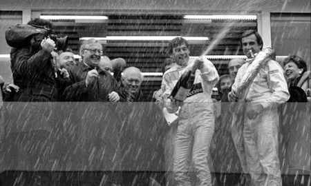 Lole Reutemann disputó una carrera donde consiguió un podio más que especial. Lole Reutemann disputó una carrera donde consiguió un podio más que especial.