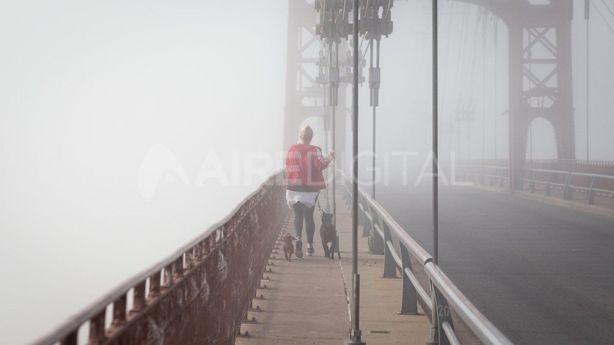 Santa Fe con niebla. Imagen de archivo.