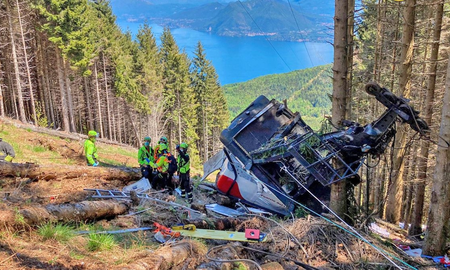 Videos escalofriantes: así fue la caída del teleférico que dejó 14 muertos en Italia Videos escalofriantes: así fue la caída del teleférico que dejó 14 muertos en Italia