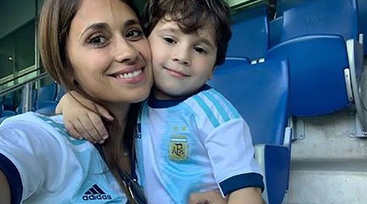 Mateo Messi, indomable en la previa del partido de la Selección