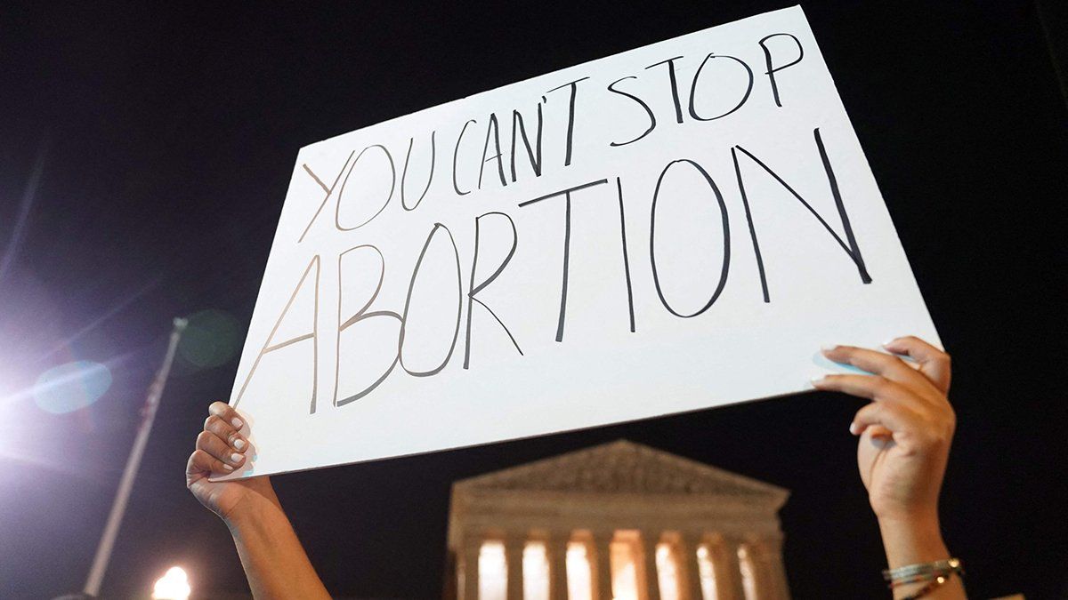 Una especialista opinó sobre el debate por el aborto legal en Estados Unidos.