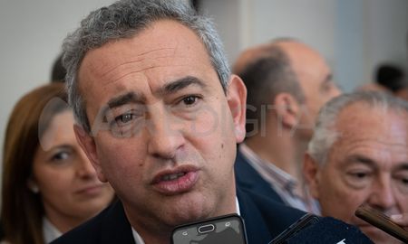 El intendente de la ciudad de Rosario, Pablo Javkin, fue víctima este viernes de un nuevo ataque por parte de grupos dedicados al crimen organizado. El intendente de la ciudad de Rosario, Pablo Javkin, fue víctima este viernes de un nuevo ataque por parte de grupos dedicados al crimen organizado.