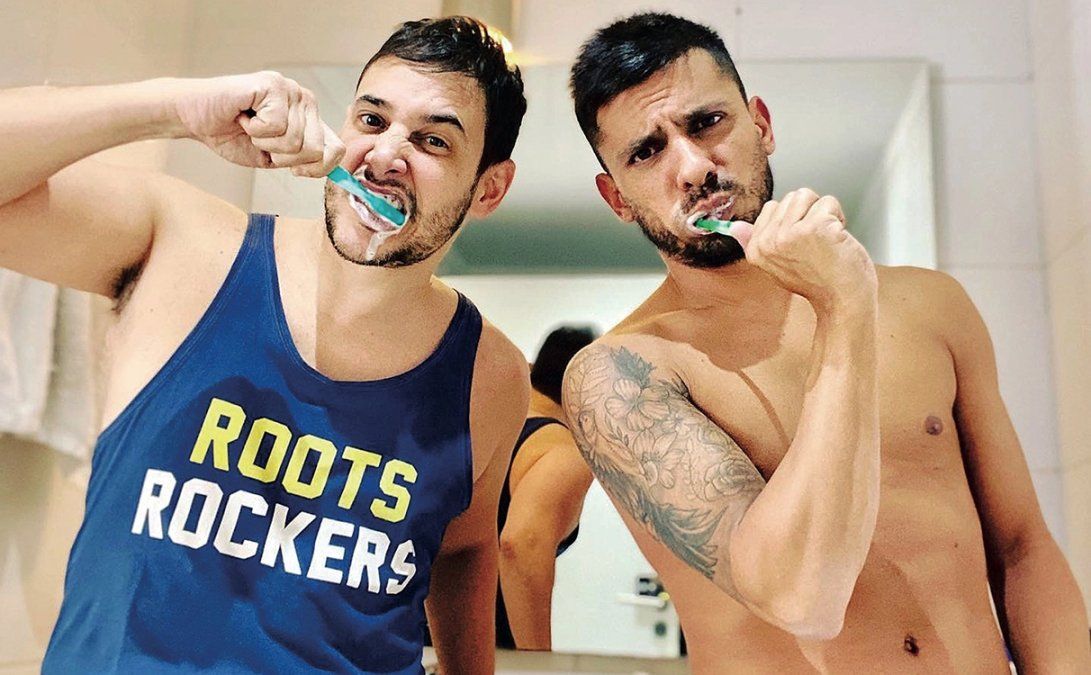 Rodrigo Lussich compartió fotos de sus románticas vacaciones con su novio en Bariloche