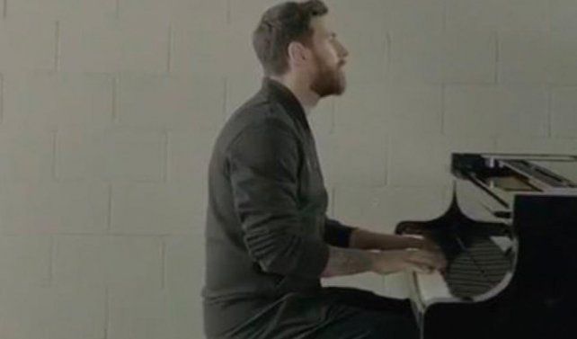 Messi palpita la Champions ¡tocando el piano!
