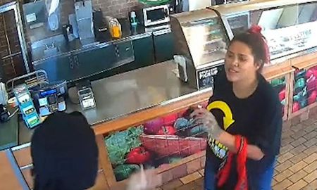 El clip se volvió rápidamente viral en las redes y recolectó miles de comentarios.&nbsp;
