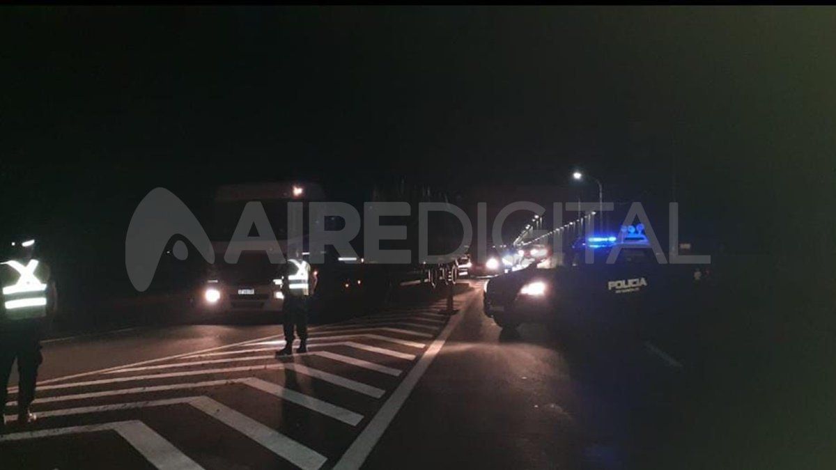 El tránsito estuvo intervenido durante una hora tras el accidente. 