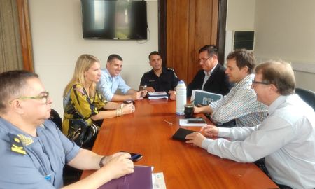 Reunión. Autoridades municipales, de policía y del ministerio acordaron el lugar. Reunión. Autoridades municipales, de policía y del ministerio acordaron el lugar.