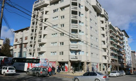 El joven oriundo de Rosario, había caído del sexto piso de un hotel en Bariloche. El joven oriundo de Rosario, había caído del sexto piso de un hotel en Bariloche.