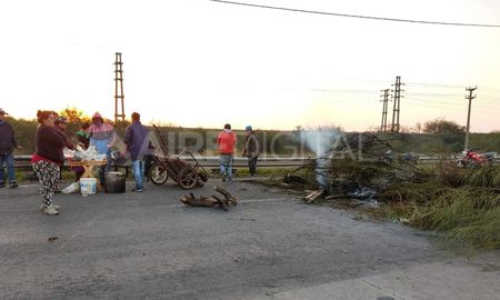 Son alrededor de 25 las familias que viven en los ranchos apostados a la vera de la ruta y que no cuentan con energía eléctrica. Son alrededor de 25 las familias que viven en los ranchos apostados a la vera de la ruta y que no cuentan con energía eléctrica.