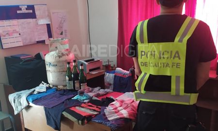 robo botellas de fernet y una garrafa pero lo atraparon y devolvio las pertenencias robo botellas de fernet y una garrafa pero lo atraparon y devolvio las pertenencias