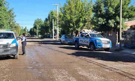 El hecho ocurrió en Neuquén, donde un adolescente de 15 años intervino para defender a su madre de una golpiza. El hecho ocurrió en Neuquén, donde un adolescente de 15 años intervino para defender a su madre de una golpiza.