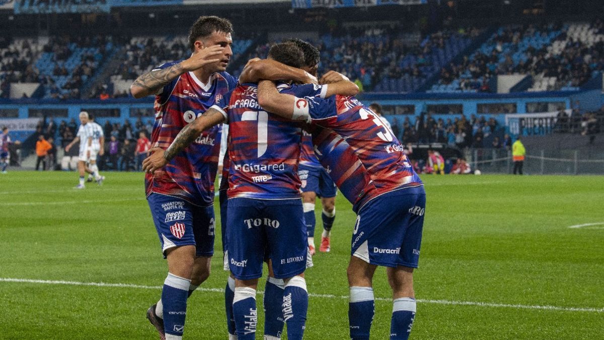 Unión vs. Racing por la fecha 7 del Torneo Clausura 2025.