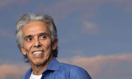 Jairo cumplió 50 años de carrera y lo celebra con un trabajo musical especial. Jairo cumplió 50 años de carrera y lo celebra con un trabajo musical especial.