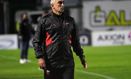 Se confirmó a qué equipo dirigirá Iván Delfino tras su paso por Colón en la Primera Nacional Se confirmó a qué equipo dirigirá Iván Delfino tras su paso por Colón en la Primera Nacional