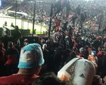 Un grupo de barras logró ingresar al estadio y luego salieron para enfrentarse con la policía que impedía el ingreso del resto Un grupo de barras logró ingresar al estadio y luego salieron para enfrentarse con la policía que impedía el ingreso del resto