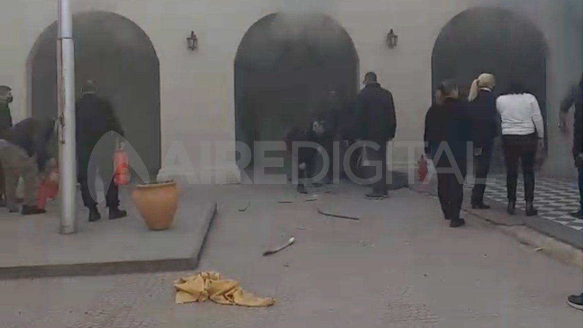 La explosión ocurrió en una oficina lindera al patio central de la URI. 