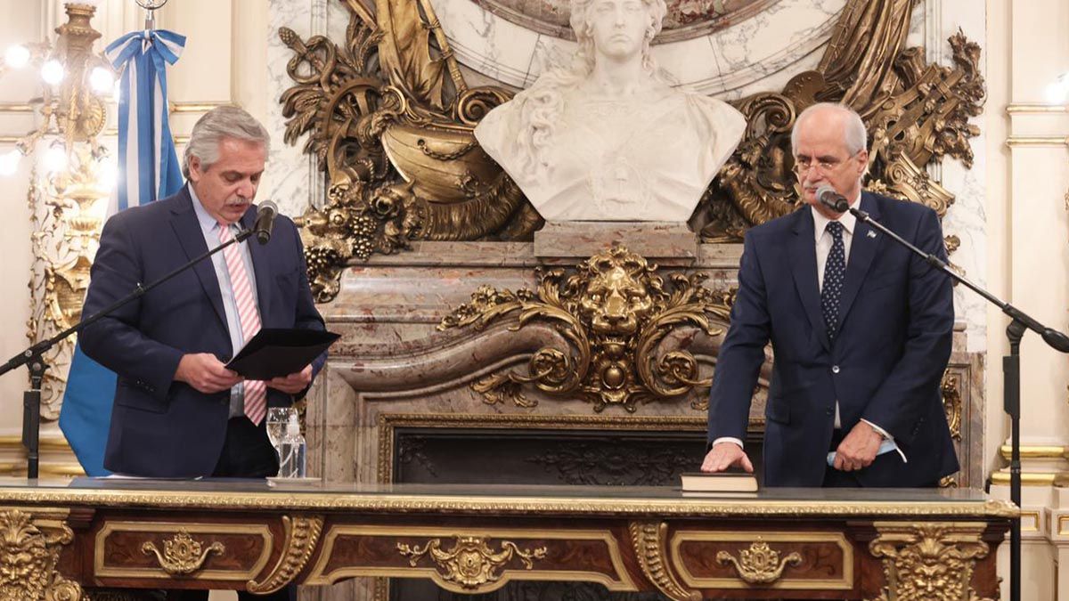 Jorge Taiana, una histórica figura del kirchnerismo, volvió al Gabinete nacional.