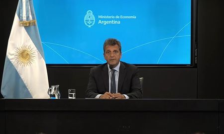 Massa grabó un mensaje este miércoles que empezó a transmitirse a las 9 de la mañana. Massa grabó un mensaje este miércoles que empezó a transmitirse a las 9 de la mañana.