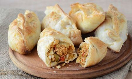 Empanadas de pollo para disfrutar una cena sabrosa y diferente. Empanadas de pollo para disfrutar una cena sabrosa y diferente.
