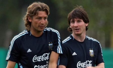 Gabriel Heinze habló sobre el ataque al supermercado del suegro de Lionel Messi y cómo esto resta chances de que el campeón del mundo venga a Rosario. Gabriel Heinze habló sobre el ataque al supermercado del suegro de Lionel Messi y cómo esto resta chances de que el campeón del mundo venga a Rosario.