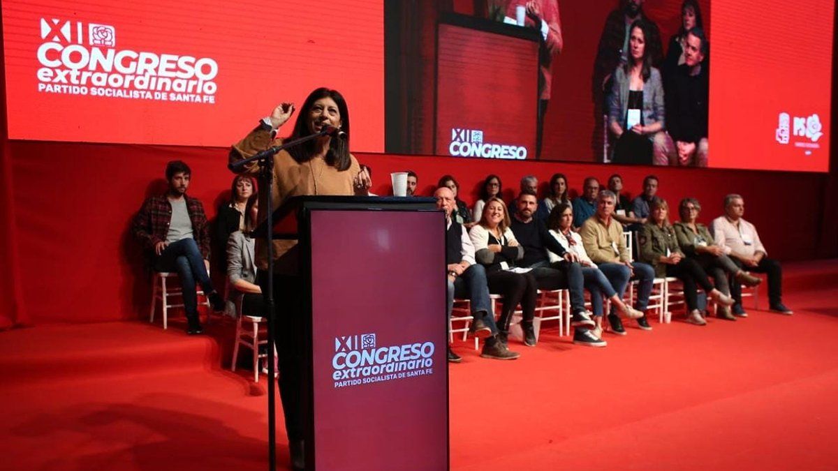 "Clara García lanzó una fuerte crítica sobre la gestión provincial. “Este gobernador llegó con un slogan vacío", dijo.