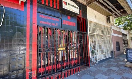 Robaron en un local de indumentaria sabalera frente a la cancha de Colón Robaron en un local de indumentaria sabalera frente a la cancha de Colón