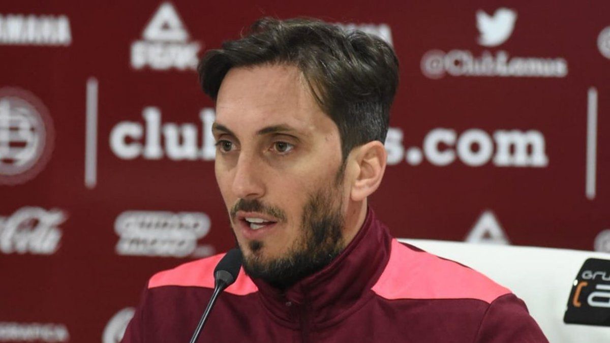 Luis Zubeldía dejó de ser entrenador de Lanús y es uno de los candidatos para suceder a Eduardo Domínguez en Colón.